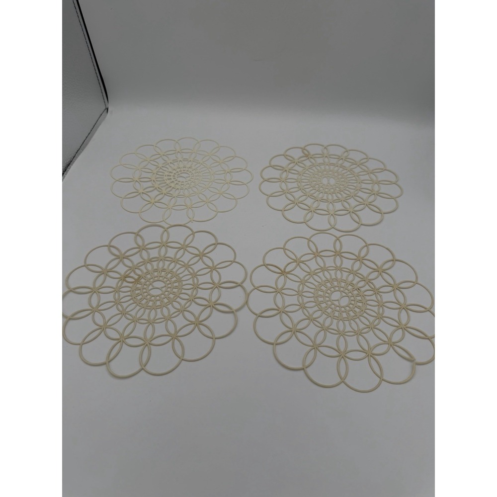 🌸✨ Vintage 1956 Tupperware Plastic Doilies Set of 4 • Classic Mid‑Century Décor